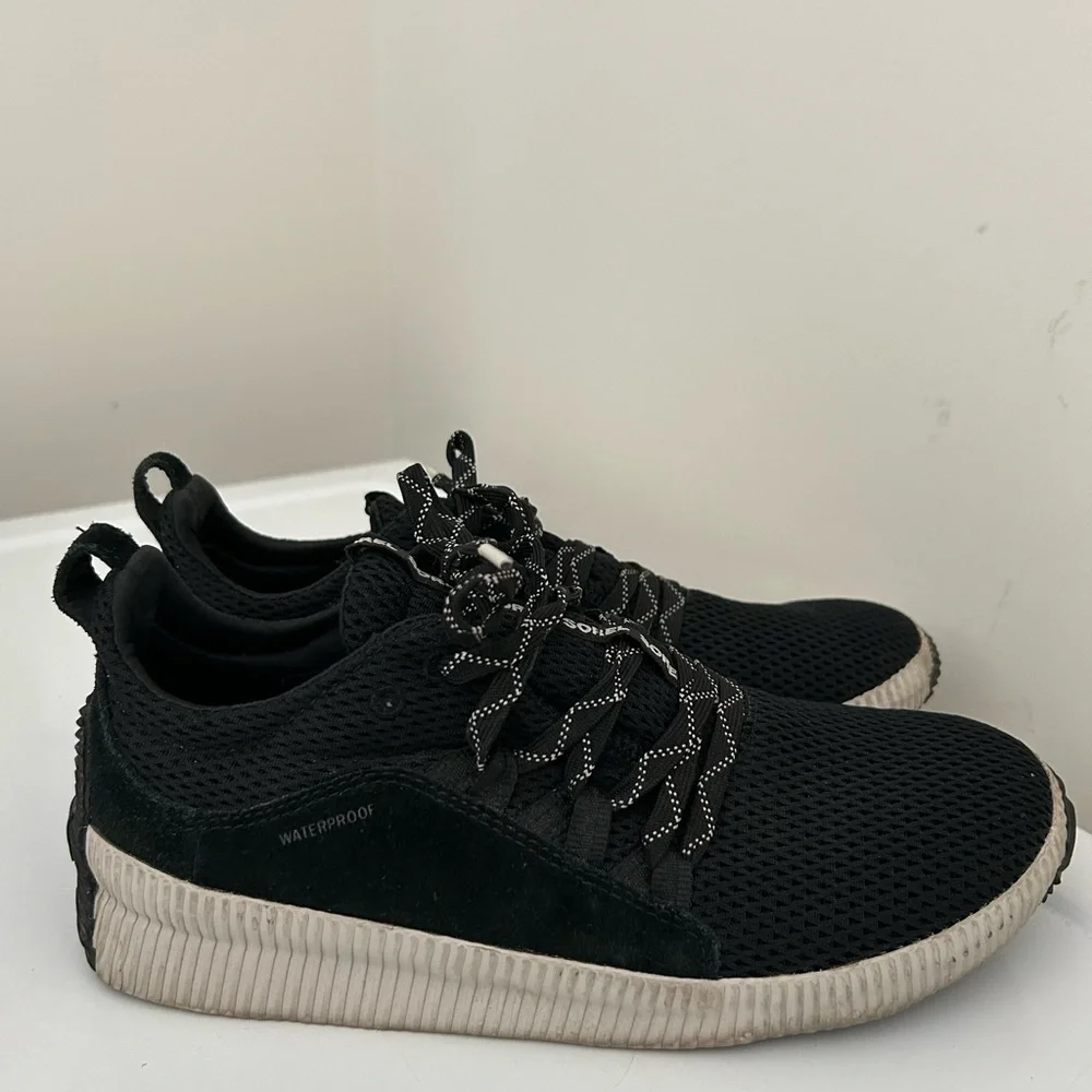 Sorel Suede Sneakers Black Size 9.5